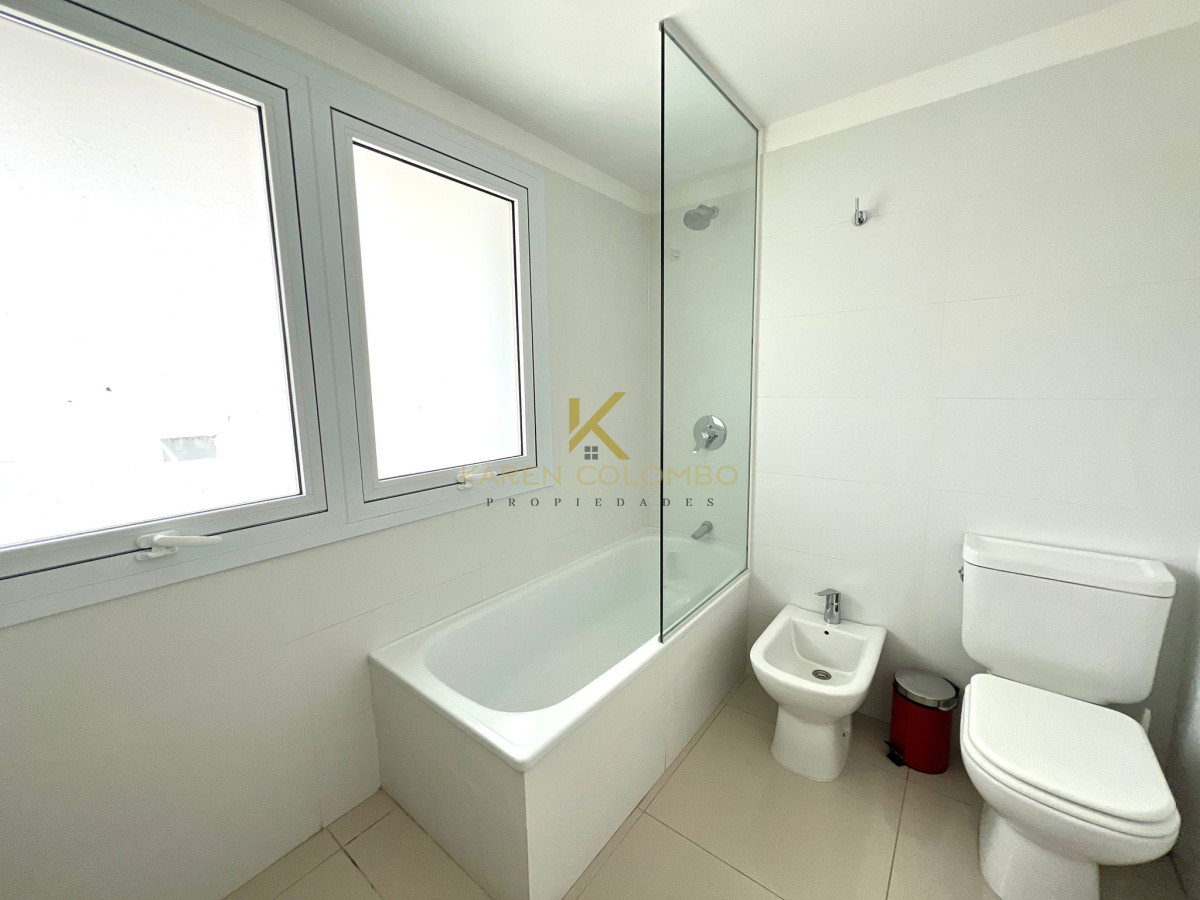 Apartamento ID.21095211 - Apartamento en venta primera linea playa Mansa Punta del Este