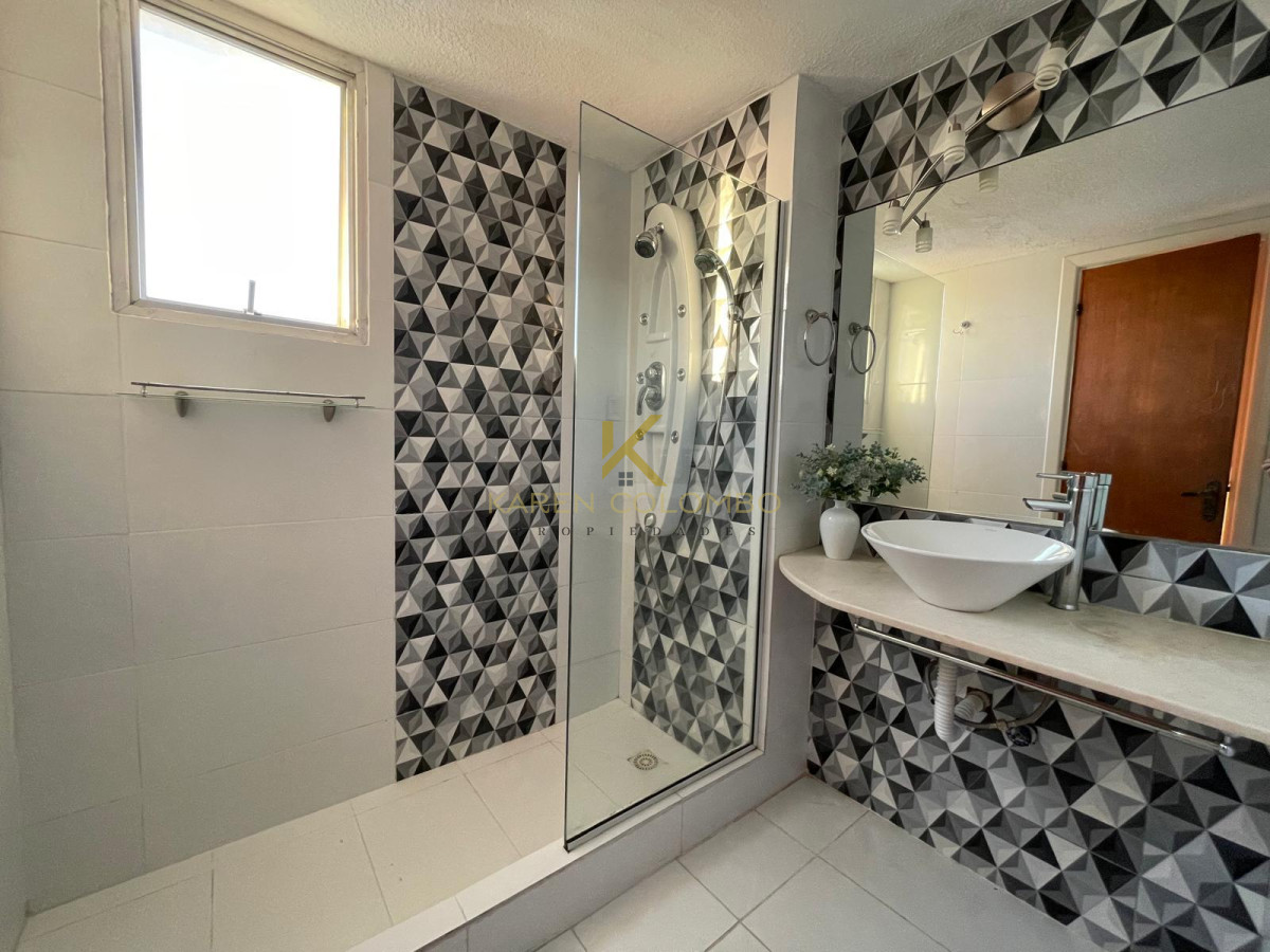 Apartamento ID.21095362 - Apartamento De 3 Dormitorios En Alquiler Anual