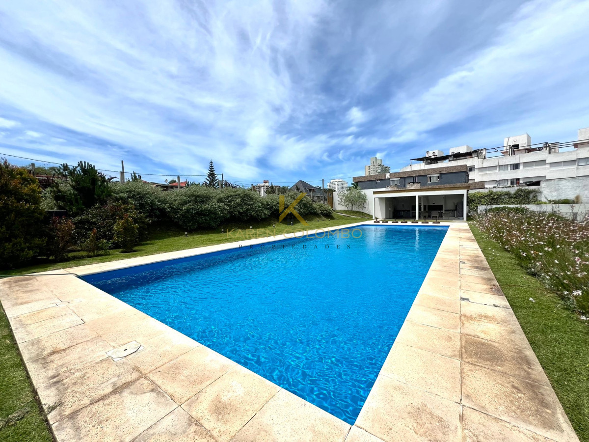 Apartamento ID.21095211 - Apartamento en venta primera linea playa Mansa Punta del Este