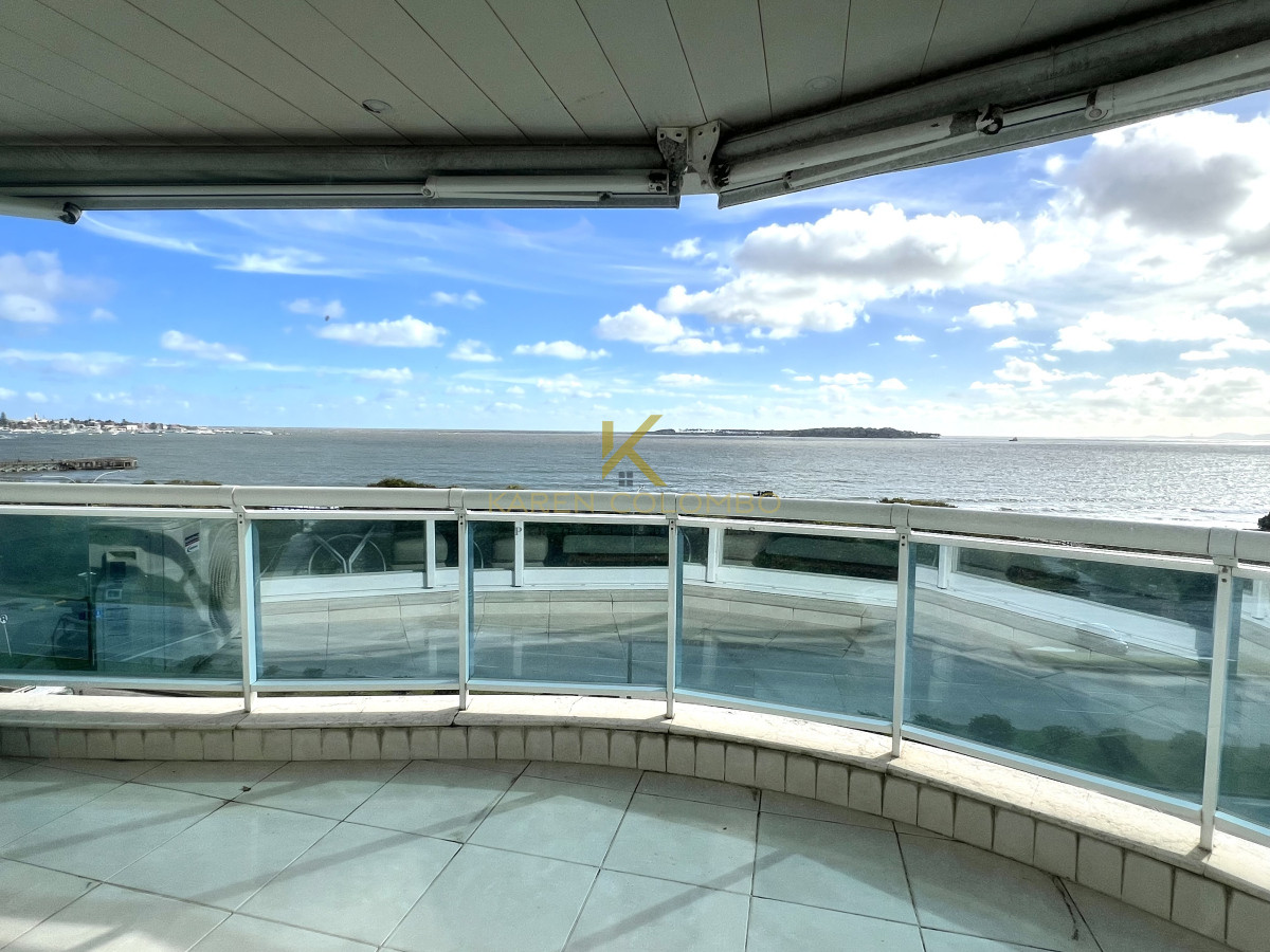 Apartamento ID.21096328 - Apartamento en venta primera linea playa Mansa, Punta del Este