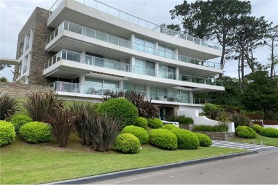 Apartamento en Punta del Este, Mansa