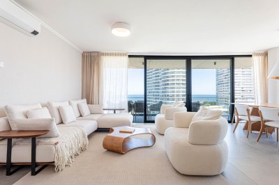Apartamento en venta playa Mansa Punta del Este