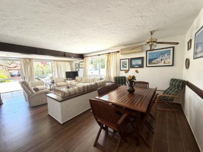 Apartamento en venta primera linea de playa Mansa, Punta del Este