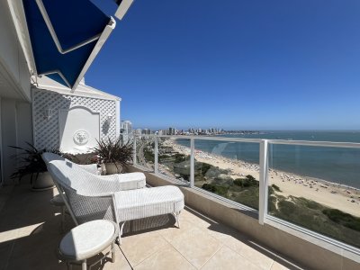 Apartamento Penthouse en venta playa Mansa primera linea