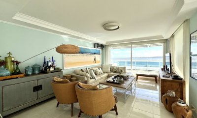 Apartamento en venta primera linea playa Mansa, Punta del Este