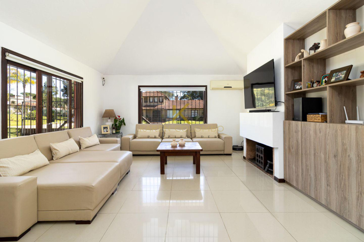 CHALET EN UNA SOLA PLANTA DE SÓLIDA CONSTRUCCIÓN