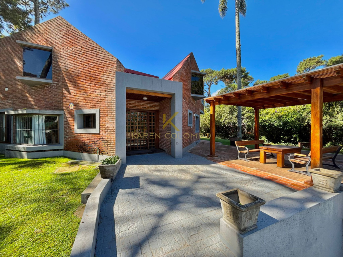 Casa ID.21097176 - Espectacular casa en venta en playa mansa 