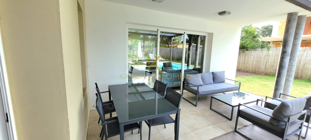 Casa ID.21094590 - Moderna y pronta para entrar