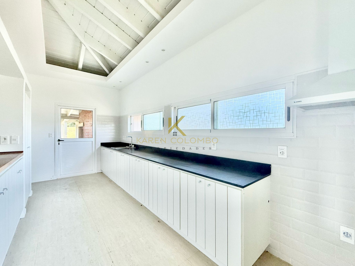 Casa ID.21095404 - Excelente casa en barrio privado.