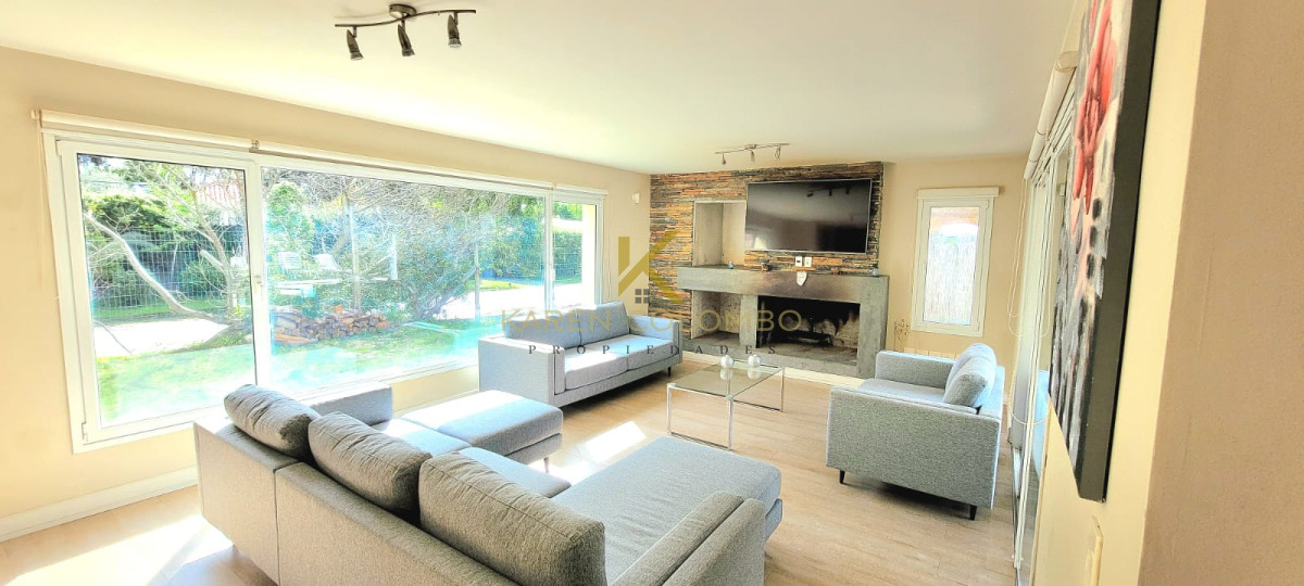 Casa ID.21094590 - Moderna y pronta para entrar
