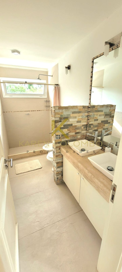 Casa ID.21094590 - Moderna y pronta para entrar