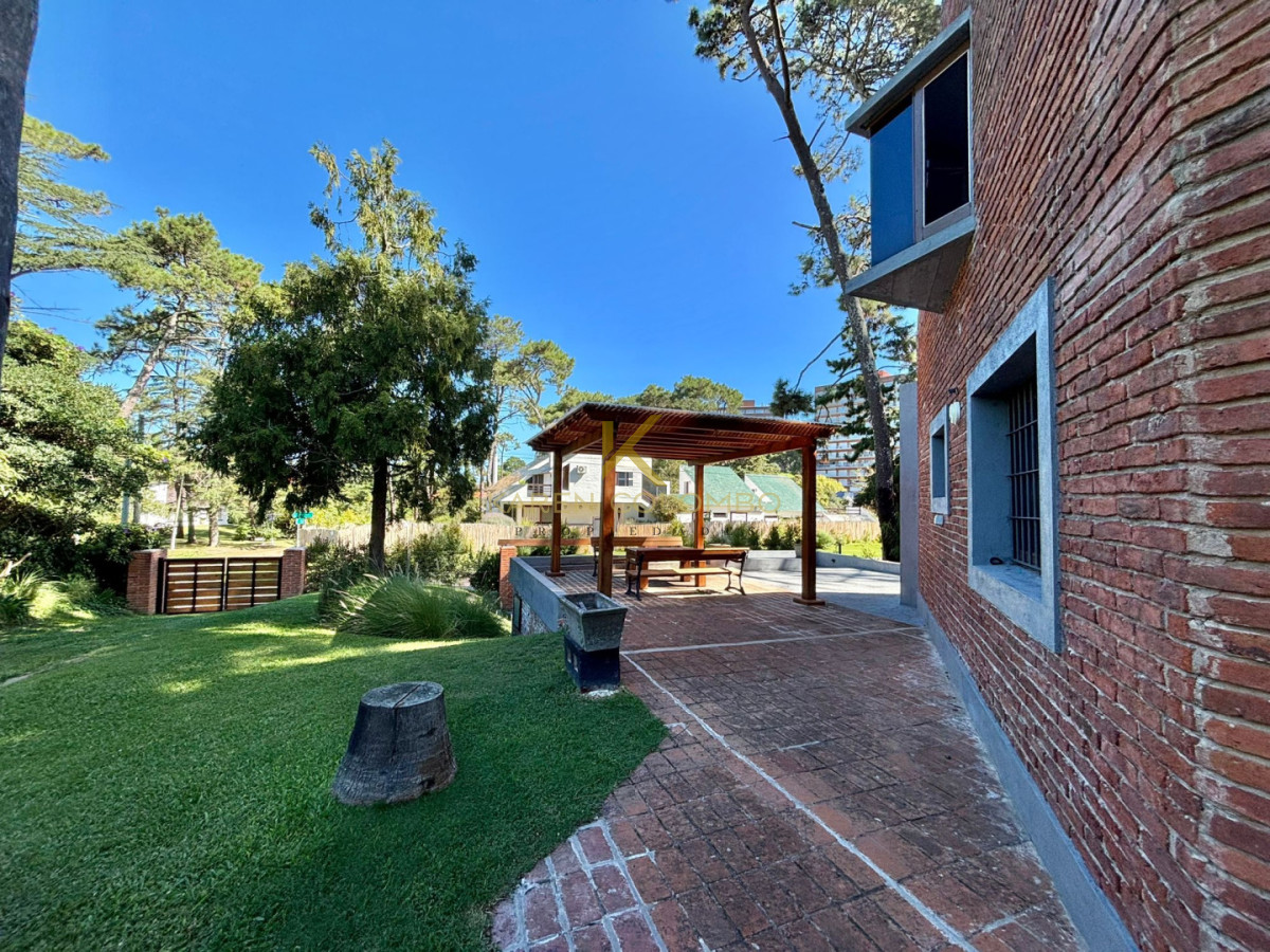 Casa ID.21097176 - Espectacular casa en venta en playa mansa 