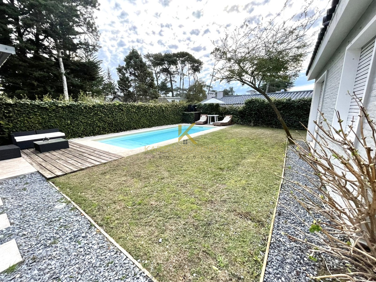 Casa ID.21094797 - Hermosa casa en alquiler temporal playa Mansa, Punta del Este.