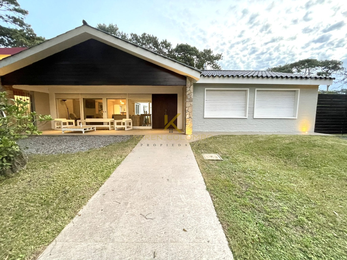 Casa ID.21094797 - Hermosa casa en alquiler temporal playa Mansa, Punta del Este.