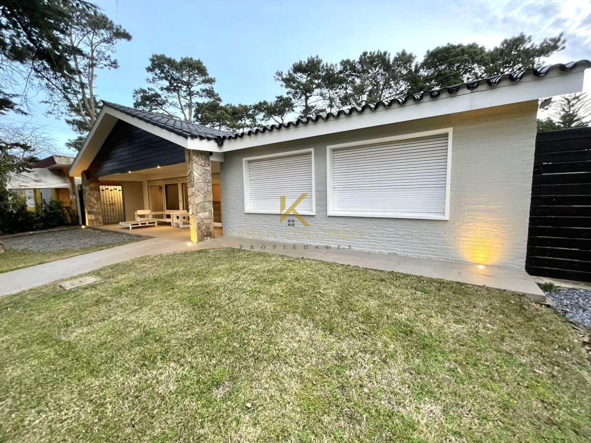 Casa ID.21094797 - Hermosa casa en alquiler temporal playa Mansa, Punta del Este.