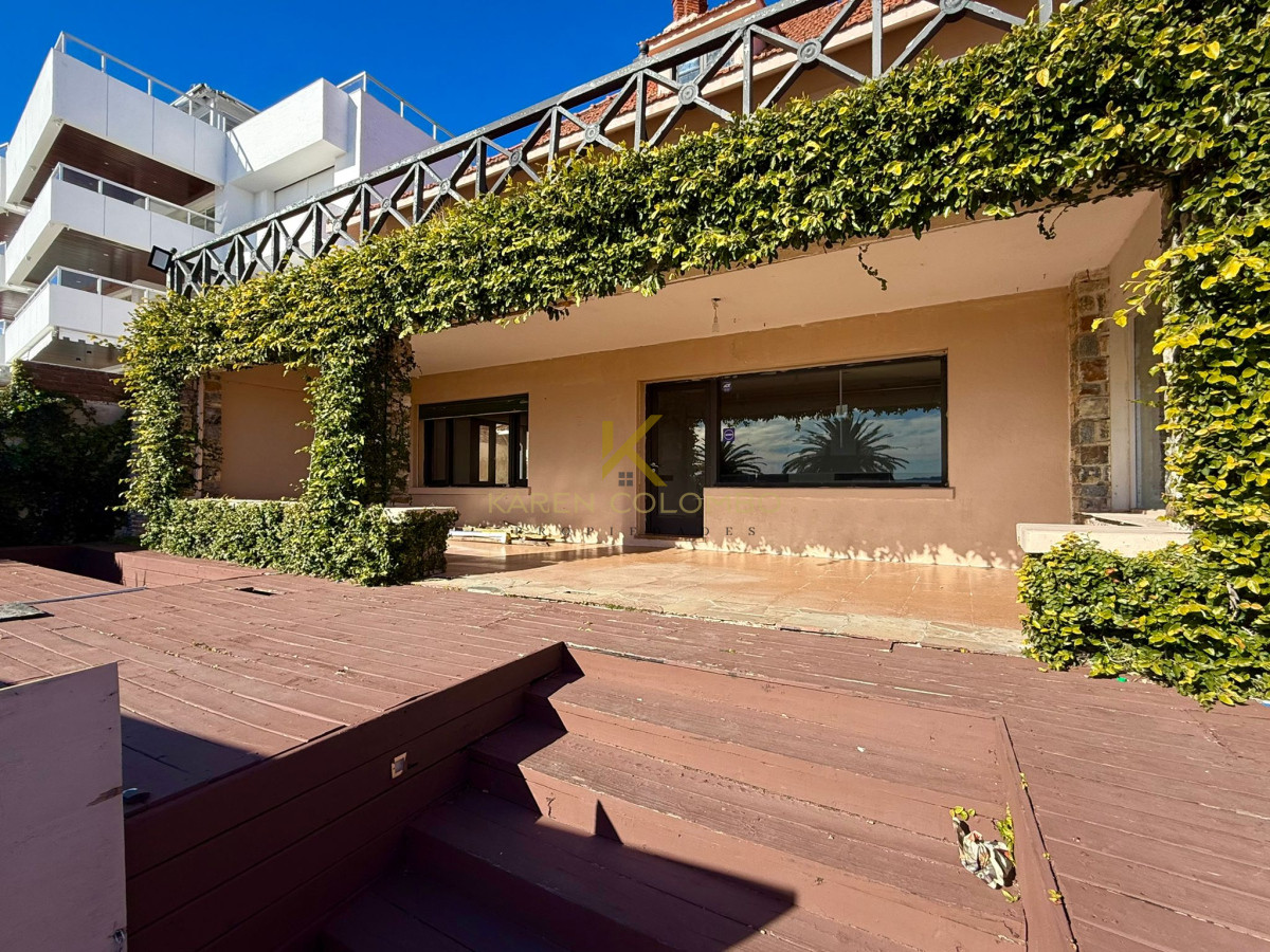 Local Comercial ID.21096211 - Casona apta local comercial u oficinas, primera línea.