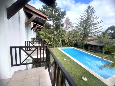 Hotel en venta playa Mansa, Punta del Este