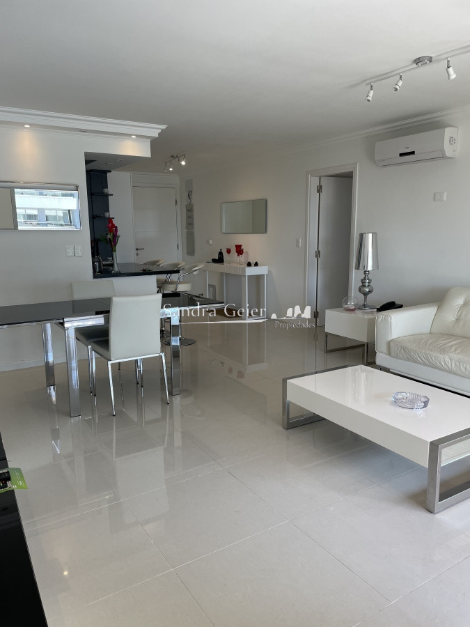 Apartamento ID.2529 - venta en playa brava parada 6