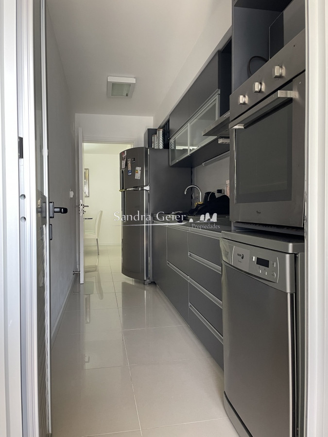 Apartamento ID.2356 - Apartamento piso 7 en playa brava parada 6 
