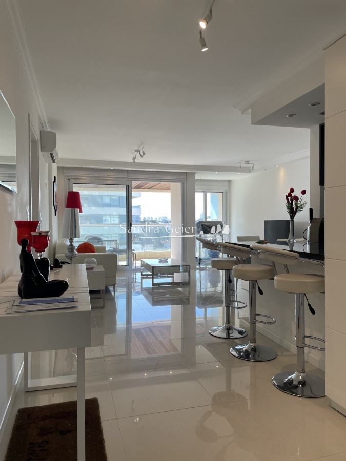 Apartamento ID.2529 - venta en playa brava parada 6
