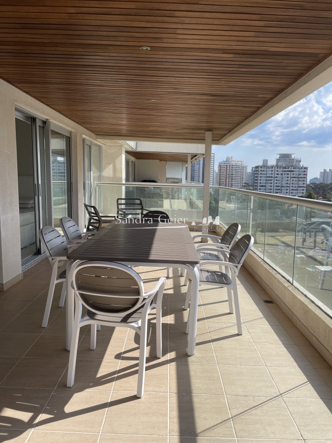 Apartamento ID.2529 - venta en playa brava parada 6