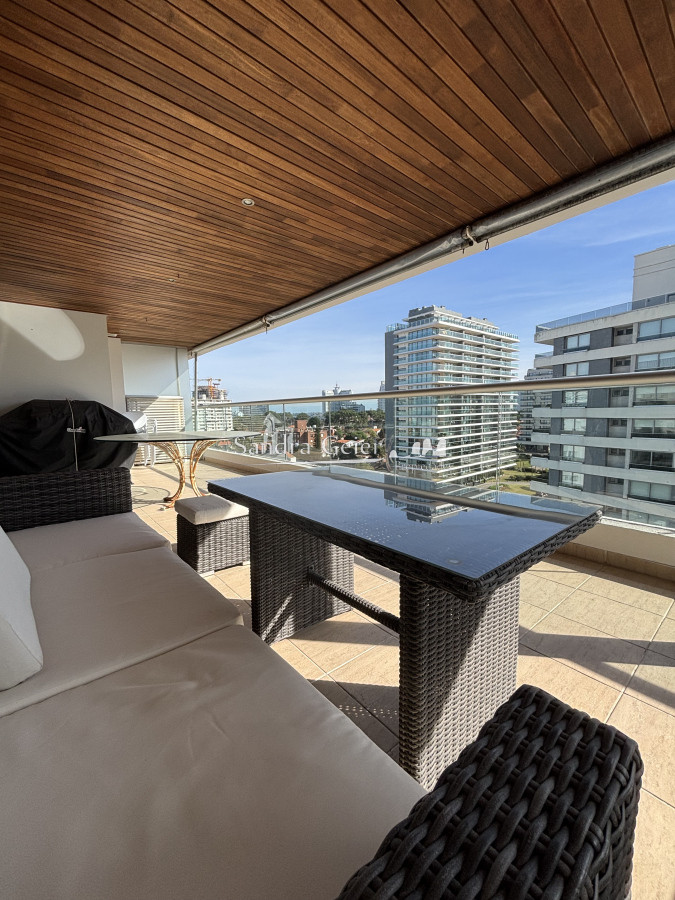 Apartamento ID.2356 - Apartamento piso 7 en playa brava parada 6 