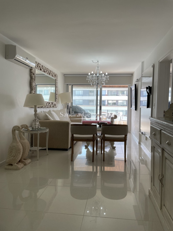 Apartamento ID.2356 - Apartamento piso 7 en playa brava parada 6 