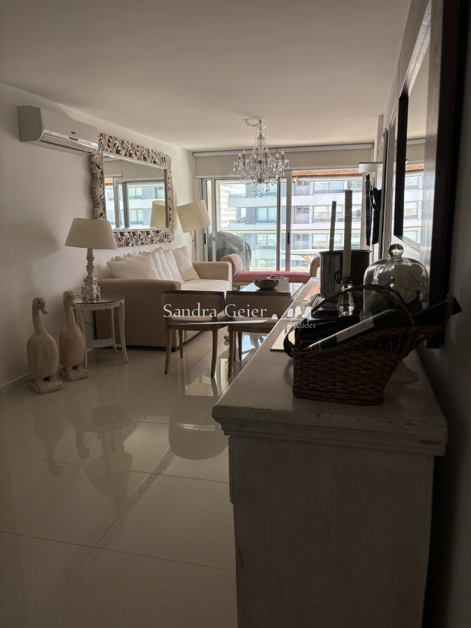 Apartamento ID.2356 - Apartamento piso 7 en playa brava parada 6 