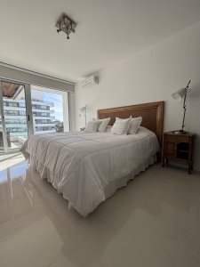 Apartamento ID.2356 - Apartamento piso 7 en playa brava parada 6 