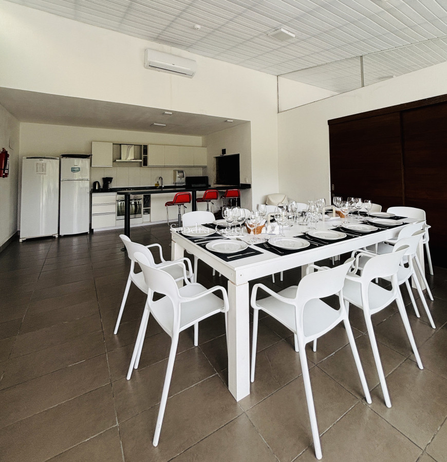 Apartamento ID.2356 - Apartamento piso 7 en playa brava parada 6 