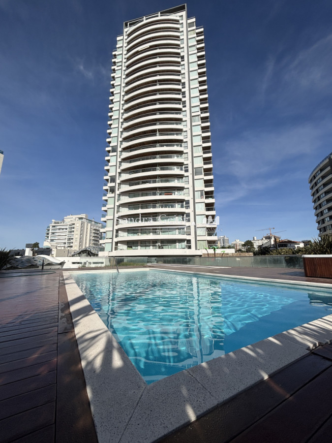 Apartamento ID.2356 - Apartamento piso 7 en playa brava parada 6 