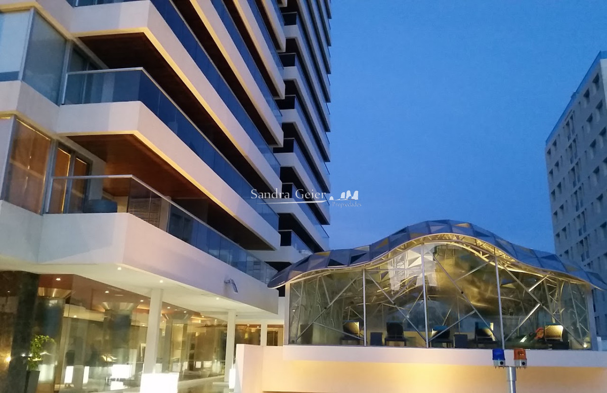 Apartamento ID.2356 - Apartamento piso 7 en playa brava parada 6 