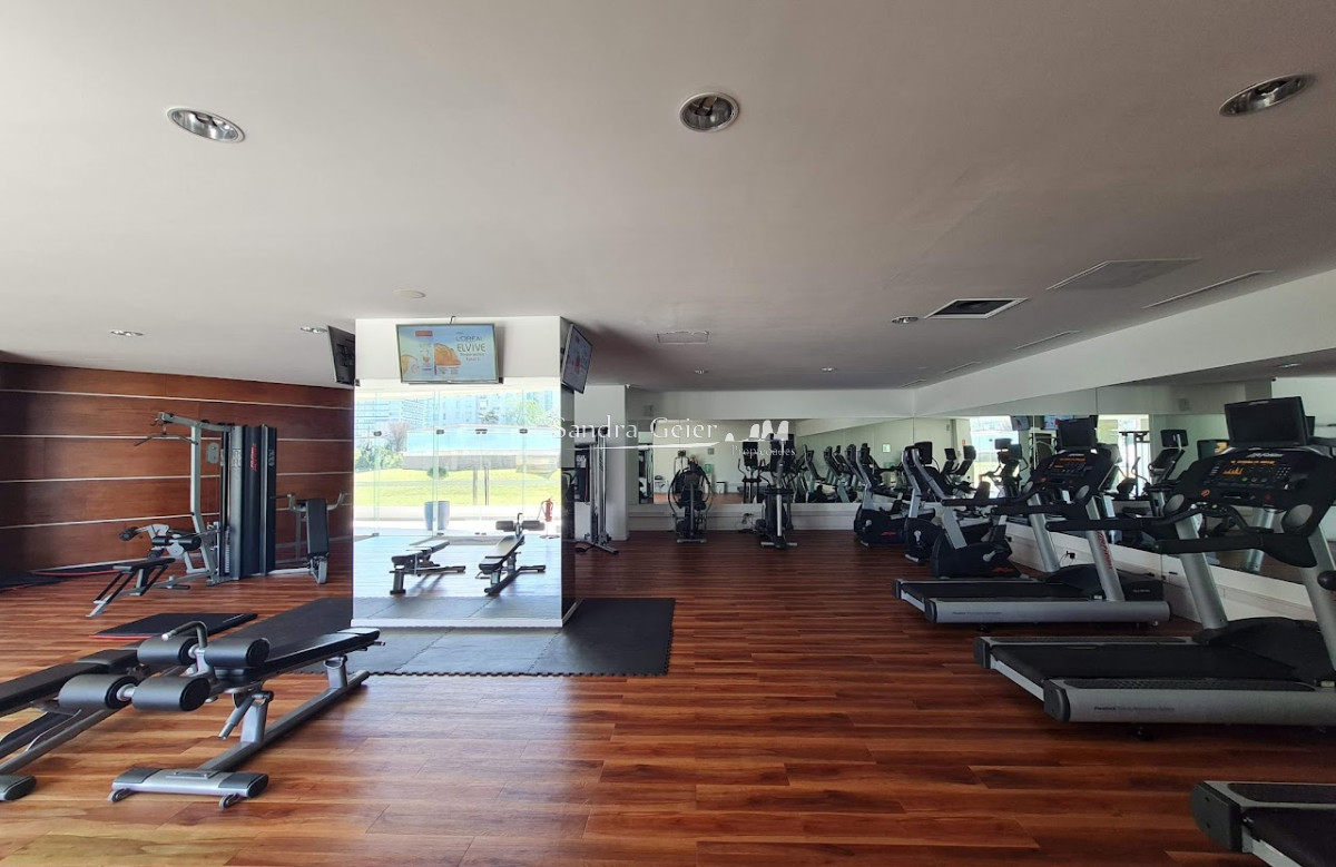 Apartamento ID.2356 - Apartamento piso 7 en playa brava parada 6 