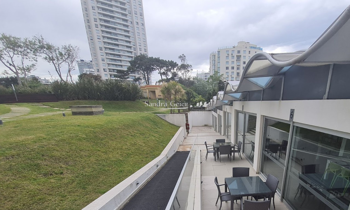 Apartamento ID.2356 - Apartamento piso 7 en playa brava parada 6 