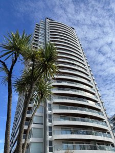 Apartamento ID.2356 - Apartamento piso 7 en playa brava parada 6 