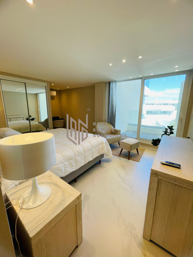 Apartamento ID.102 - Alquiler Temporario - 2 Dormitorios + Dependencia en Poseidón Laguna (178 m²) - Torre Central