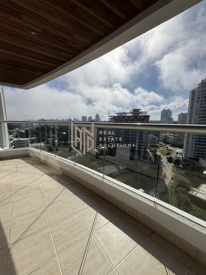 Apartamento ID.83 - Apartamento en alquiler Icon Brava Towers