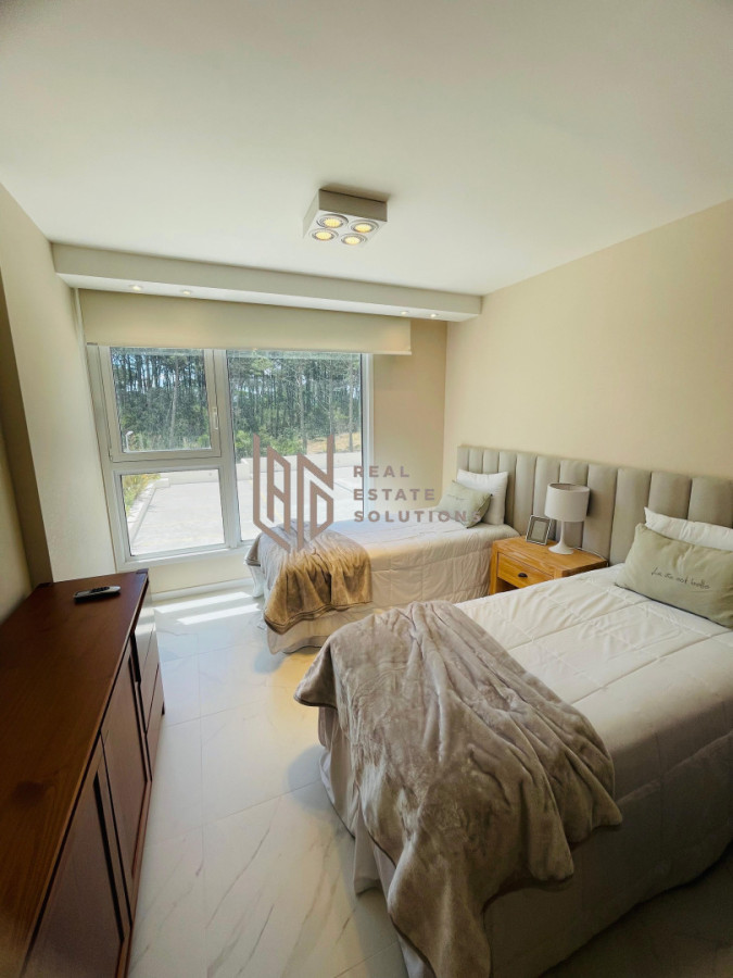 Apartamento ID.102 - Alquiler Temporario - 2 Dormitorios + Dependencia en Poseidón Laguna (178 m²) - Torre Central