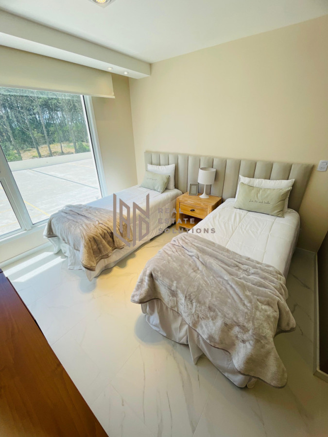 Apartamento ID.102 - Alquiler Temporario - 2 Dormitorios + Dependencia en Poseidón Laguna (178 m²) - Torre Central