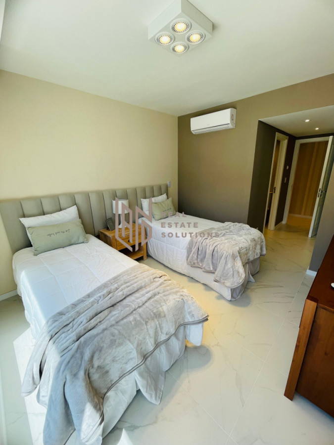 Apartamento ID.102 - Alquiler Temporario - 2 Dormitorios + Dependencia en Poseidón Laguna (178 m²) - Torre Central