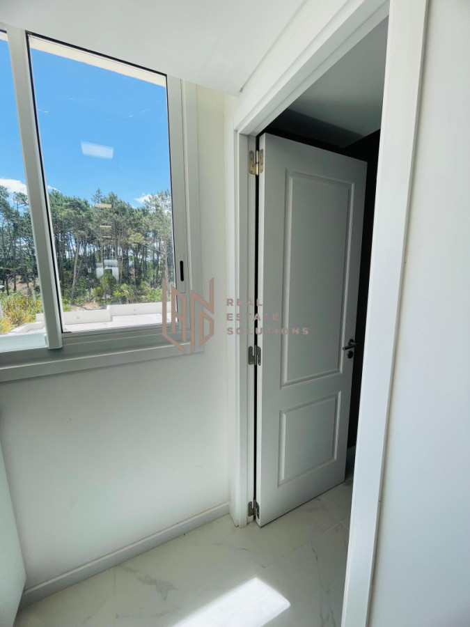 Apartamento ID.102 - Alquiler Temporario - 2 Dormitorios + Dependencia en Poseidón Laguna (178 m²) - Torre Central