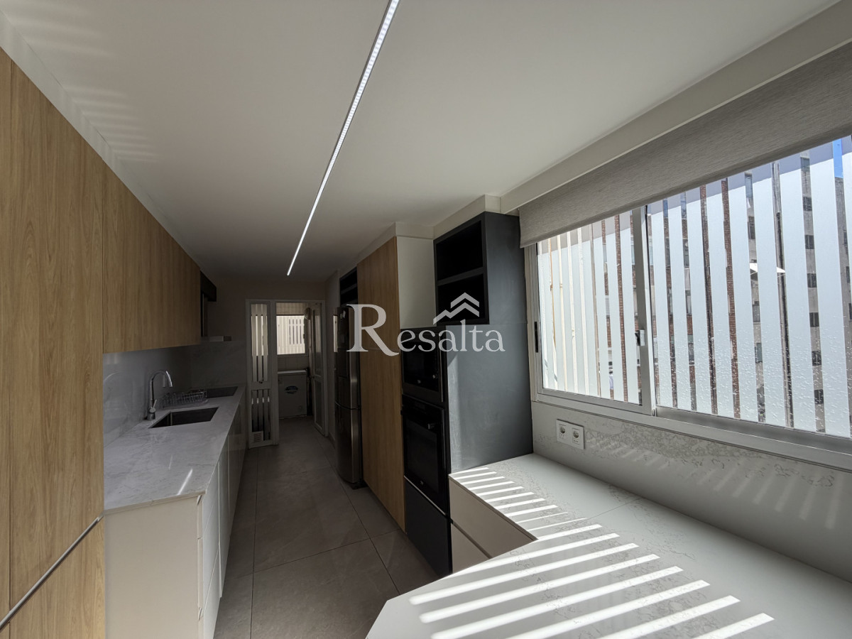Apartamento ID.154/VENTA-APARTAMENTO-RAMBLA-3-DORMITORIOS-PRIMERA-LINEA - VENTA APARTAMENTO RAMBLA 3 DORMITORIOS PRIMERA LINEA