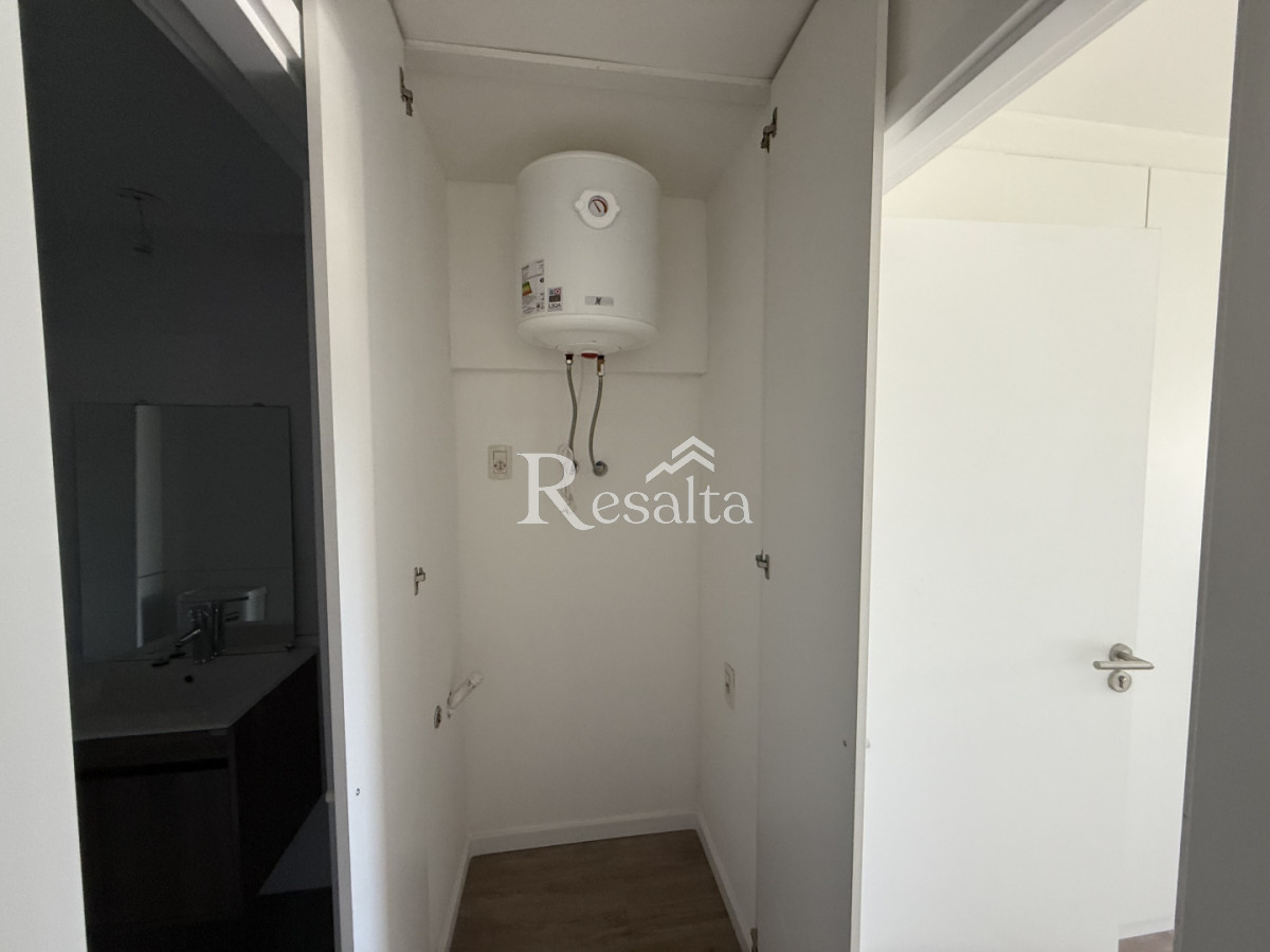 Apartamento ID.153/VENTA-CENTRO-CON-COCHERA-1-DORMITORIO-y-MEDIO - VENTA CENTRO CON COCHERA 1 DORMITORIO y MEDIO