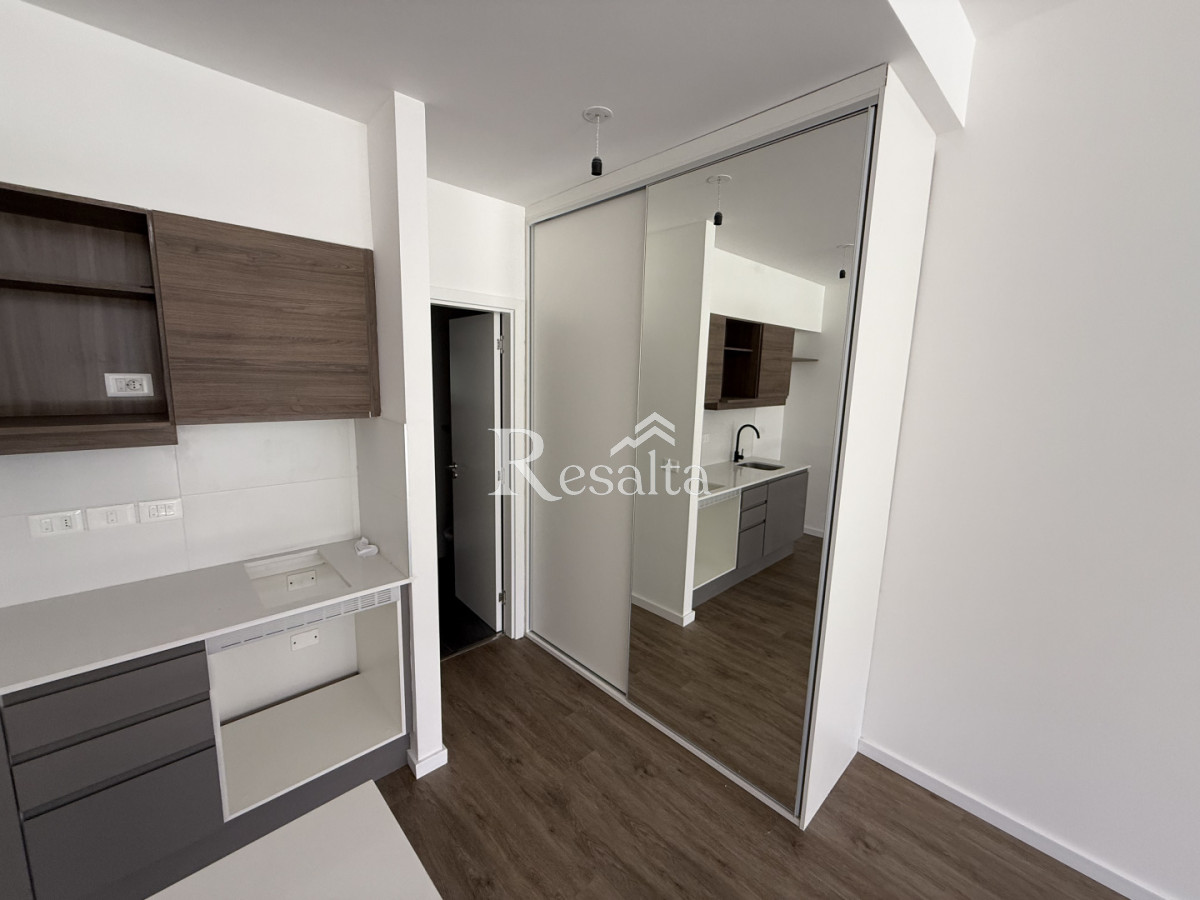 Apartamento ID.134/VENTA-MONOAMBIENTE-CON-JARDIN-PUNTA-CARRETAS - VENTA MONOAMBIENTE CON JARDIN PUNTA CARRETAS