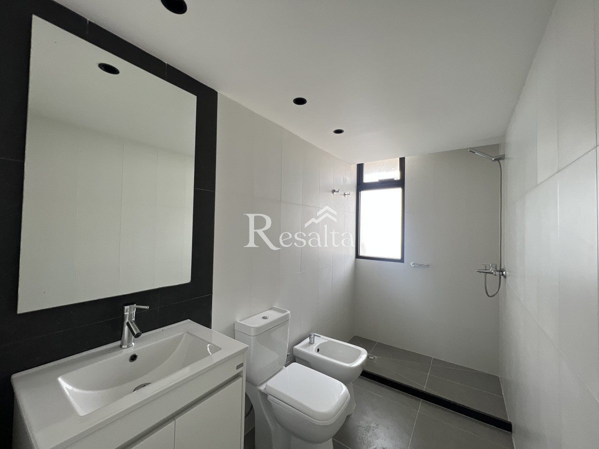 Apartamento ID.120/VENTA-INTERLAGOS-2-DORMITORIOS-CON-COCHERA - VENTA INTERLAGOS 2 DORMITORIOS CON COCHERA