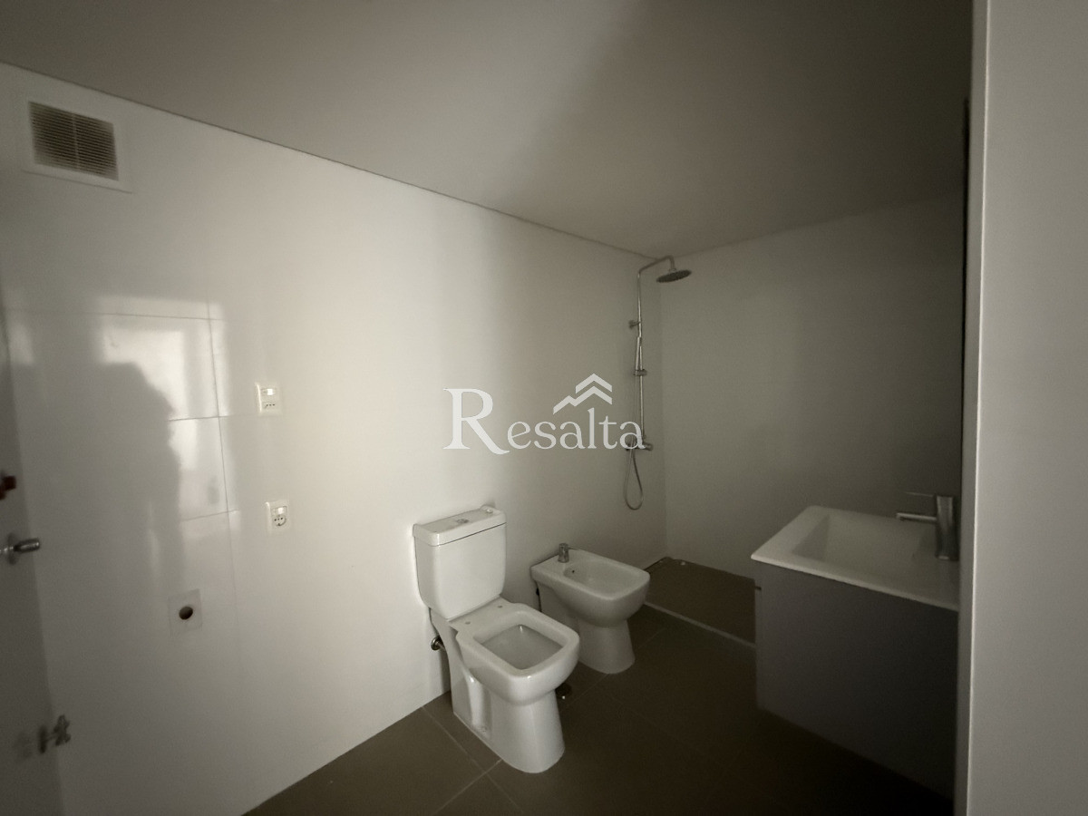 Apartamento ID.123 - ALQUILER 2 DORMITORIOS TRES CRUCES CON COCHERA A ESTRENAR
