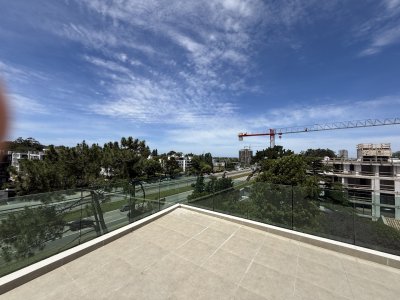 Apartamento ID.135/VENTA-3-DORMITORIOS-2-COCHERAS-PARQUE-MIRAMAR - VENTA 3 DORMITORIOS 2 COCHERAS PARQUE MIRAMAR