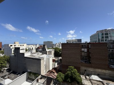 Apartamento ID.153/VENTA-CENTRO-CON-COCHERA-1-DORMITORIO-y-MEDIO - VENTA CENTRO CON COCHERA 1 DORMITORIO y MEDIO