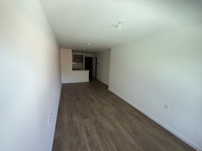 Apartamento ID.138/VENTA-MONOAMBIENTE-CON-COCHERA-PARQUE-MIRAMAR - VENTA MONOAMBIENTE CON COCHERA PARQUE MIRAMAR