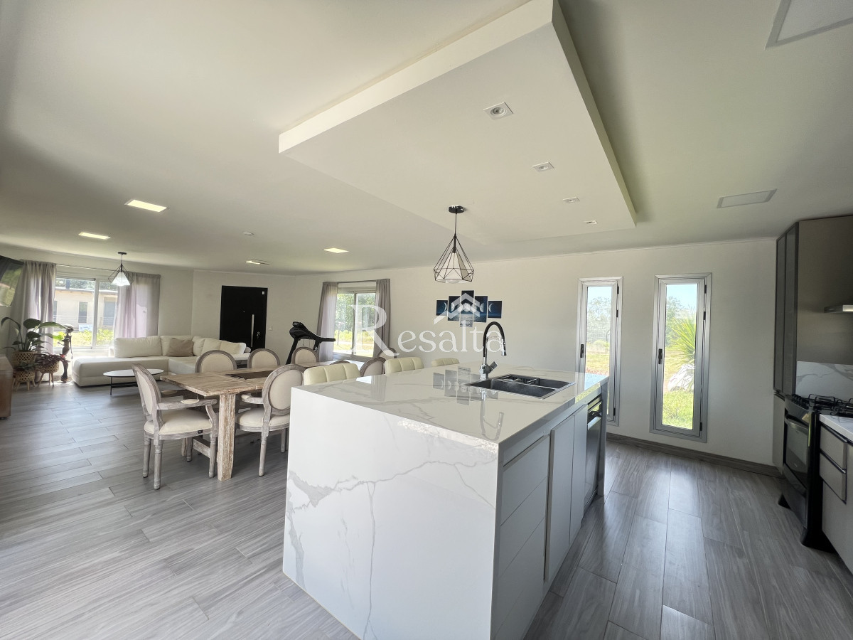 Casa ID.48/Venta-Casa-Pinares - Venta Casa Barrio Privado Chacra Pinares